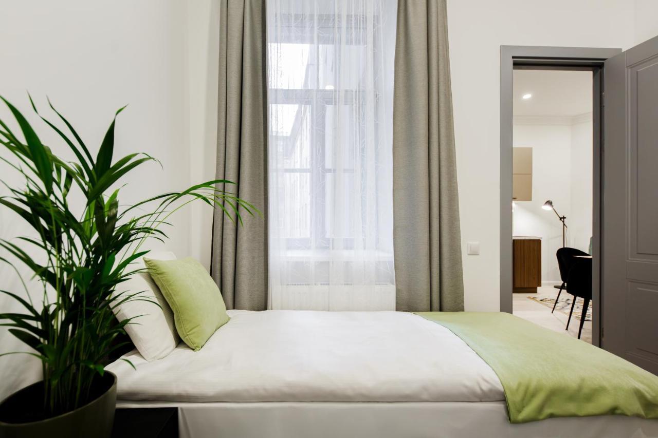 Rigaapartment Elizabetes 22 Self-Service Aparthotel Bagian luar foto